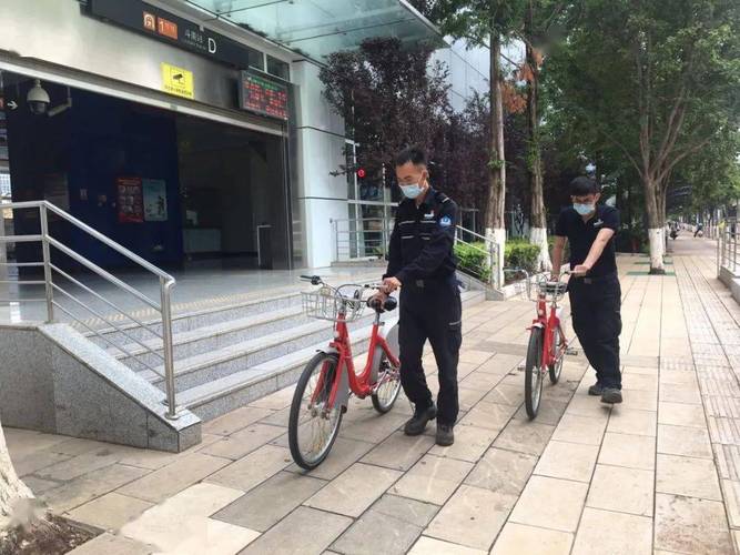 扶起共享单车，传递共享文明 共享自行车服务的文明之路